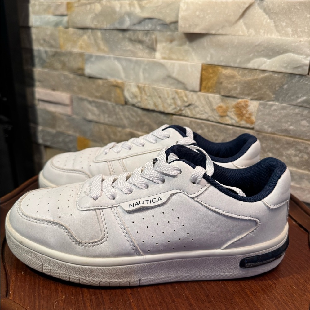 Yth Sz 2 Nautica Stafford Ciray White Navy Blue Lace Up Sneaker Shoe EUC
